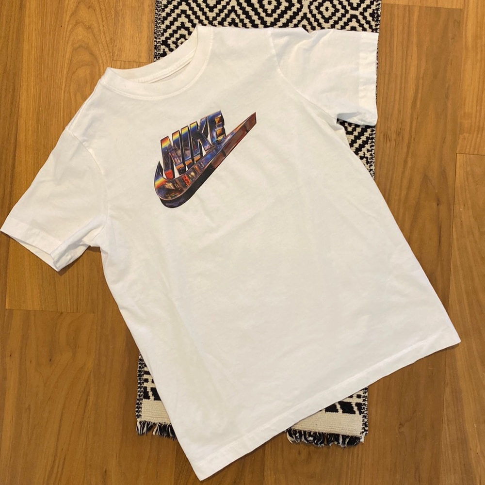 Boys Nike Tee Size Medium New Without Tags